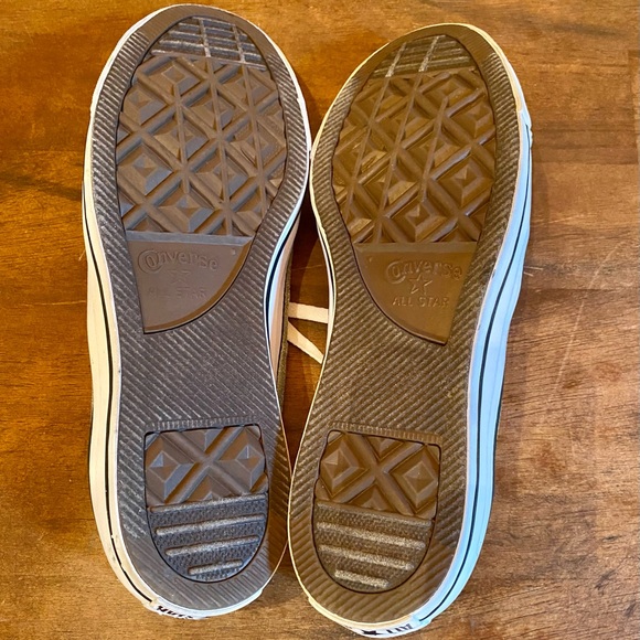 ⭐️CONVERSE METALLIC GOLD CTAS OX LOW TOP SNEAKER⭐️ - Picture 9 of 10